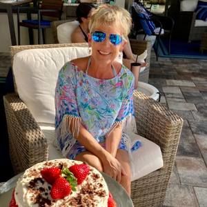 Meet your Posher, Laurie